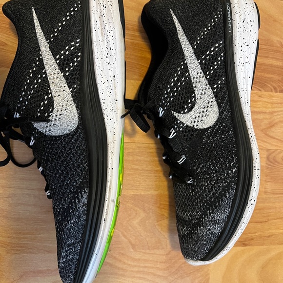 EUC Nike Flyknit Lunar 3 Men's Black Running Shoes - Picture 3 of 7